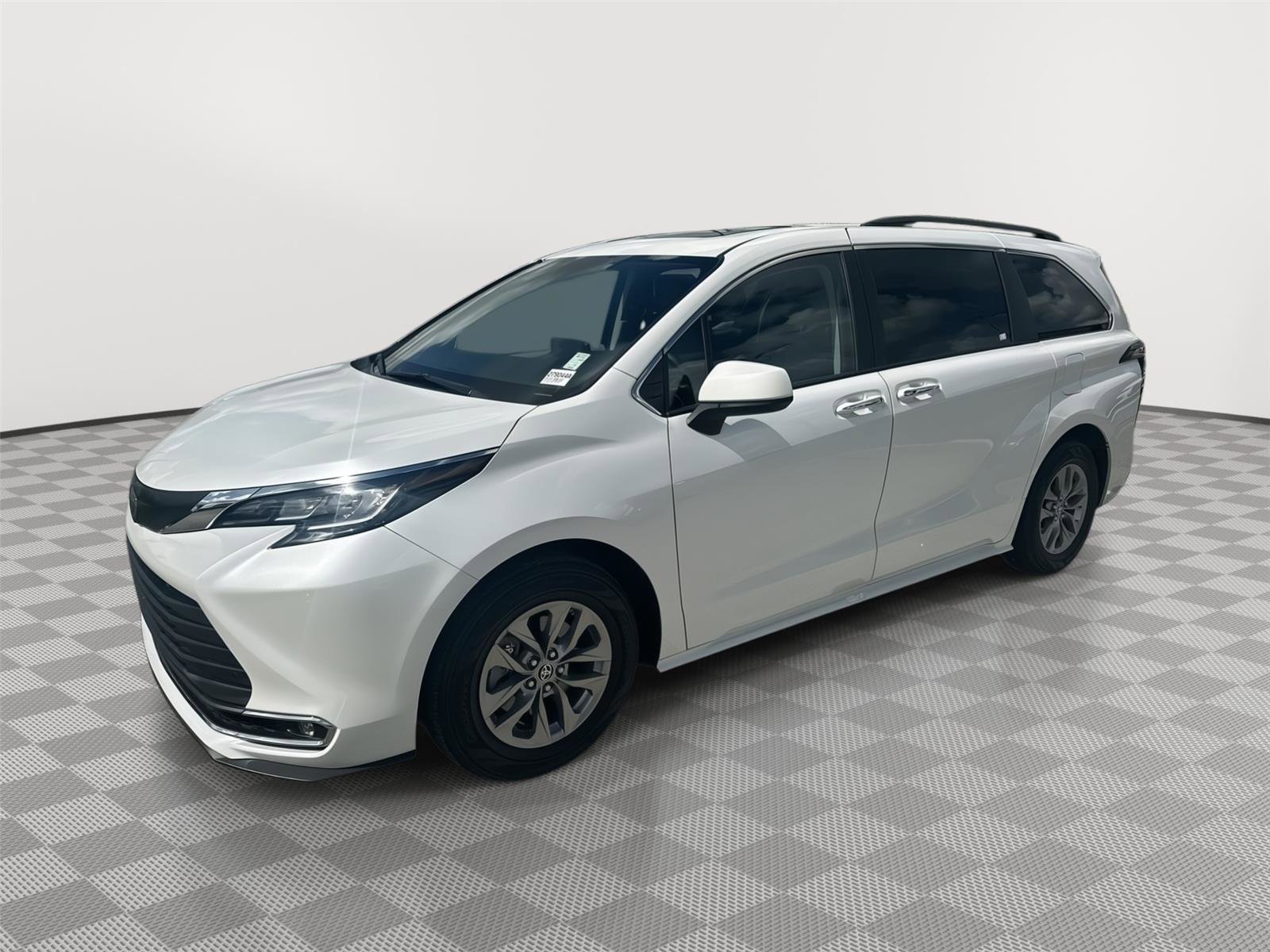 Used 2022 Toyota Sienna XLE