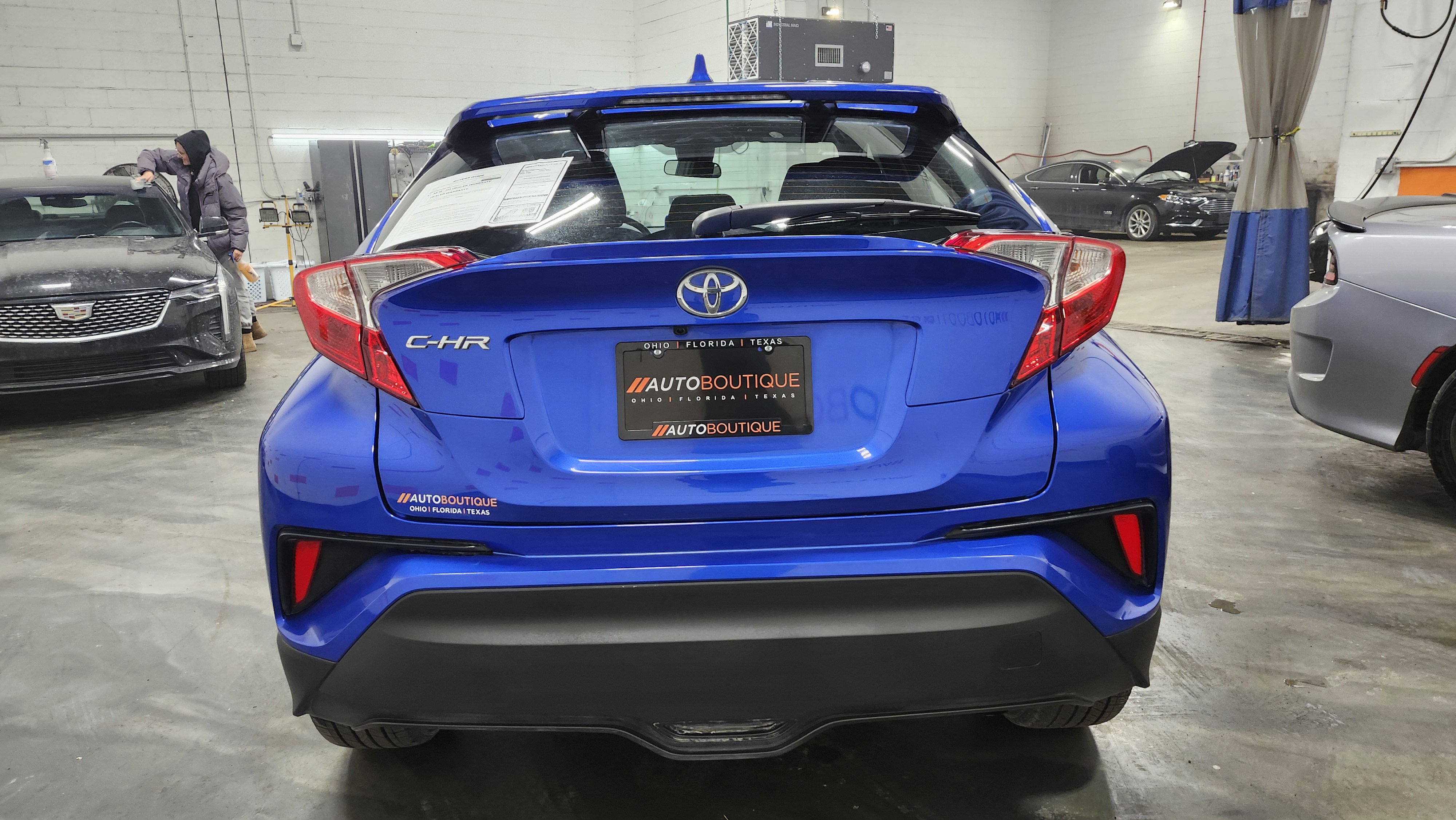 Used 2022 Toyota C-HR XLE image 13