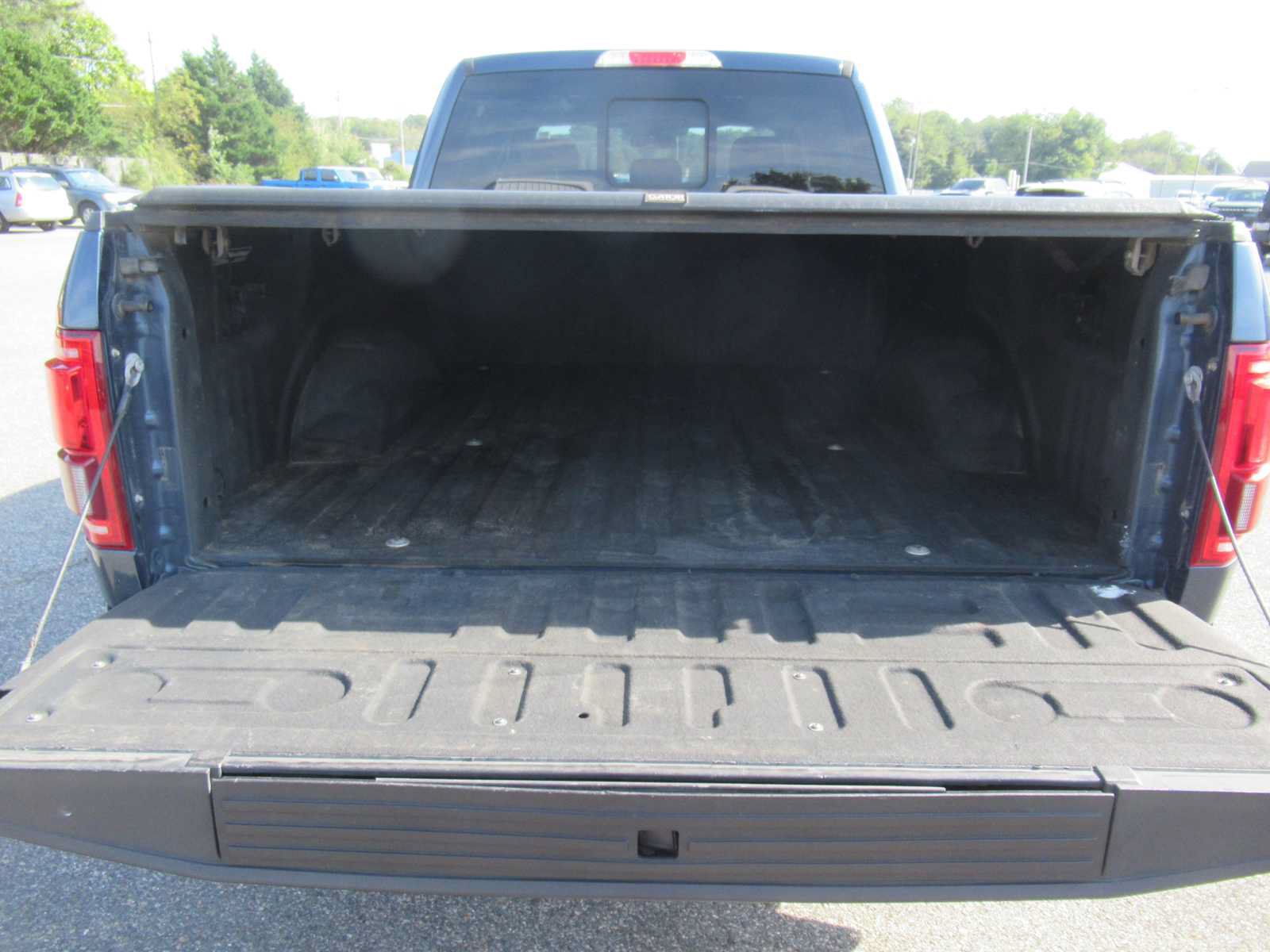 Used 2016 Ford F150 Lariat w/ Equipment Group 502A Luxury AWD/4WD image 21