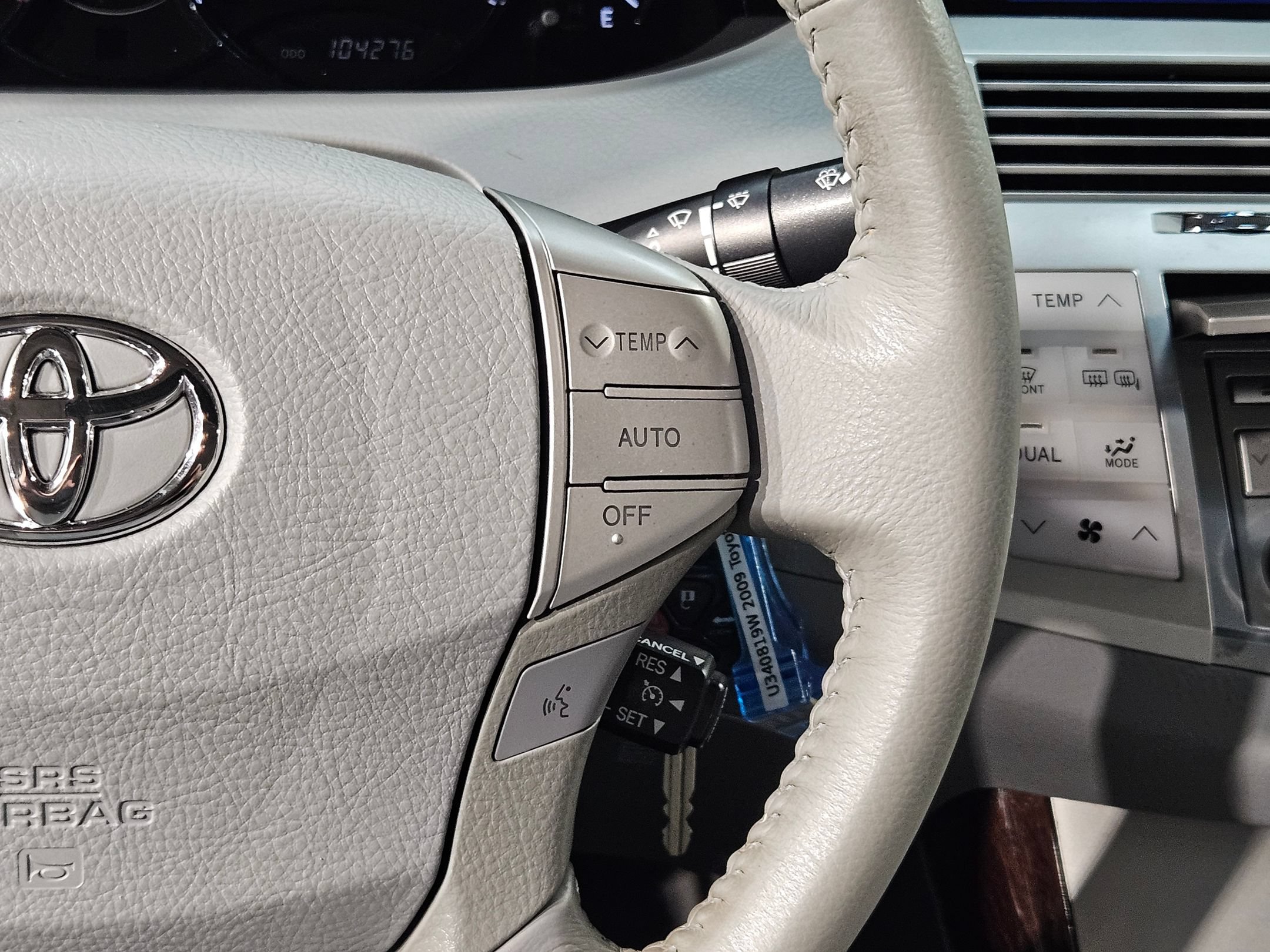 Used 2009 Toyota Avalon XLS FWD image 29