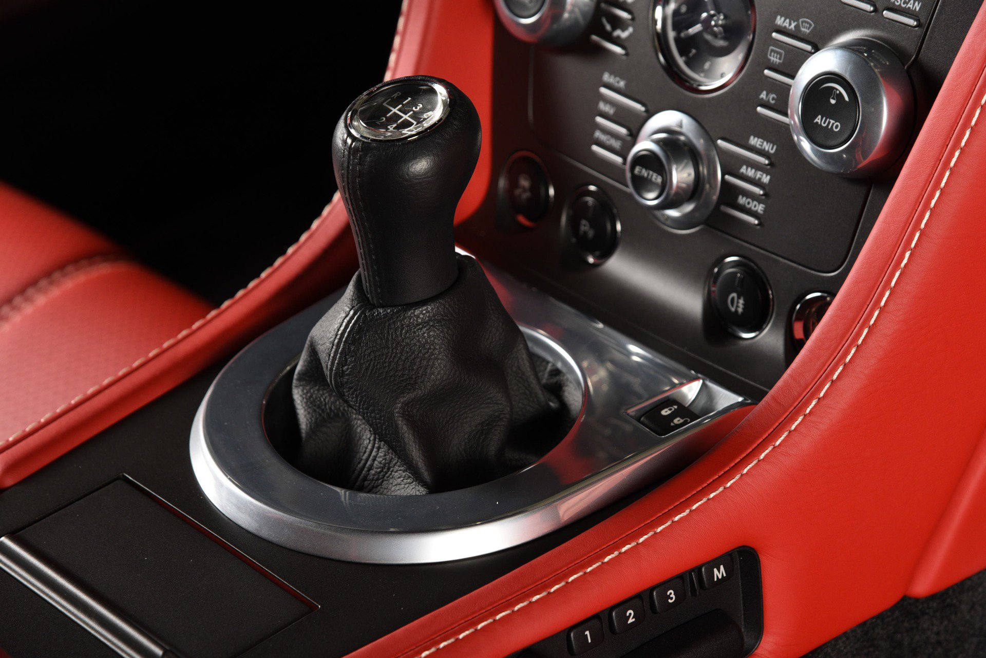 Used 2013 Aston Martin V8 Vantage Coupe image 22