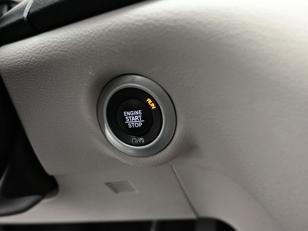 Used 2023 Chrysler Voyager LX image 23