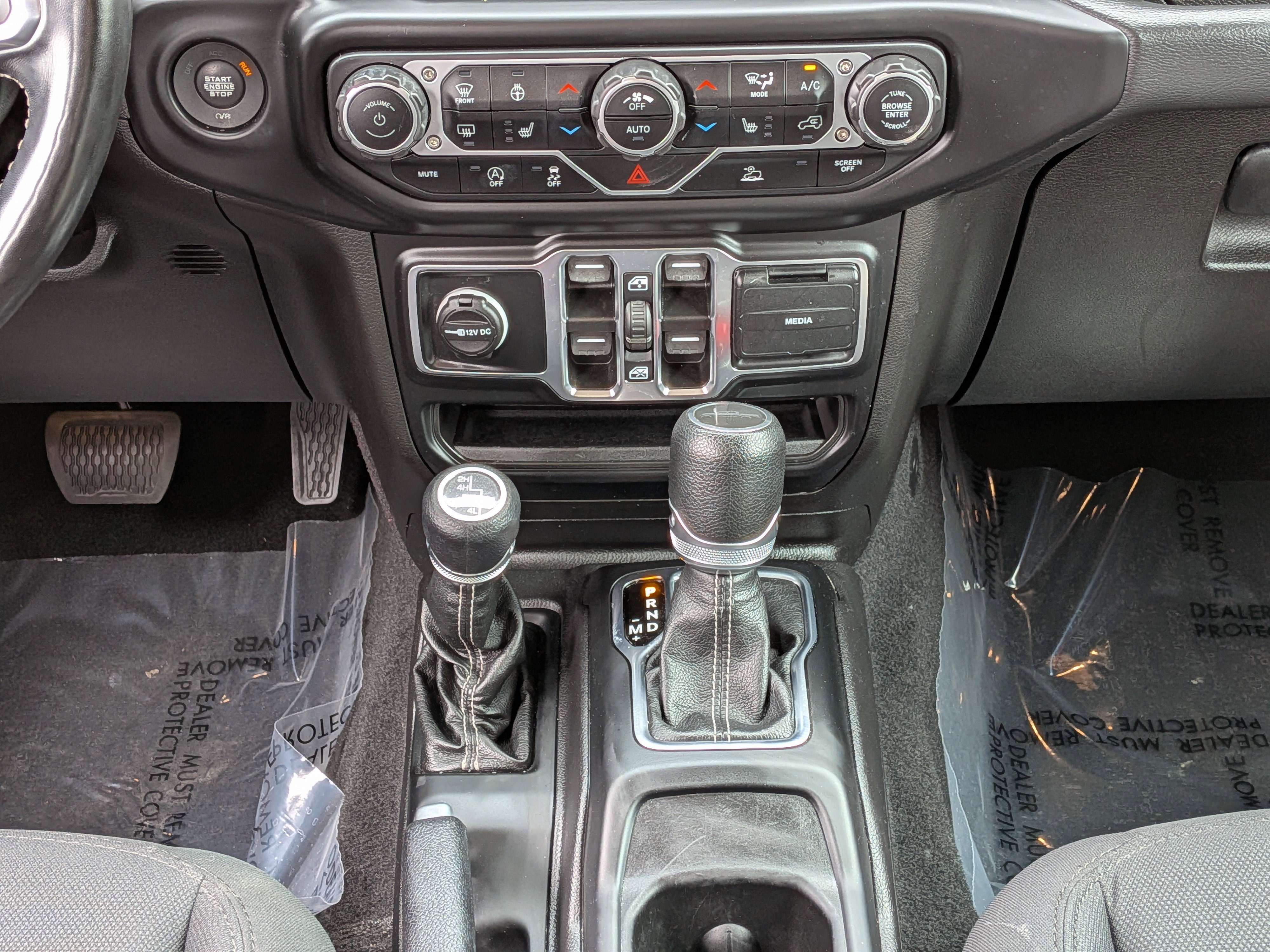 Used 2022 Jeep Gladiator Overland w/ Cold Weather Group image 20