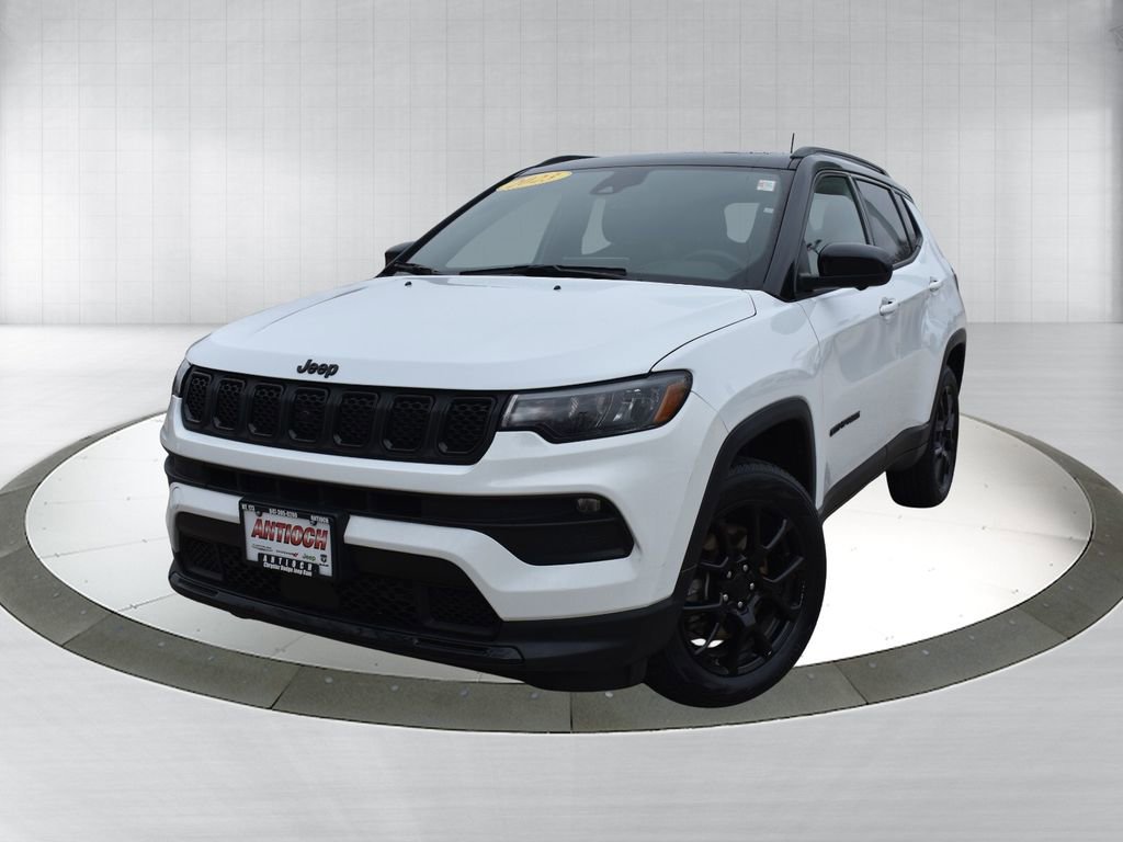 Used 2023 Jeep Compass Altitude w/ Sun and Sound Group image 1