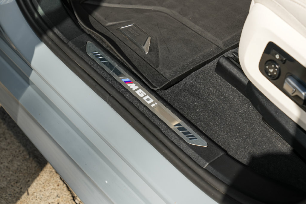Used 2024 BMW X5 M60i AWD/4WD image 19