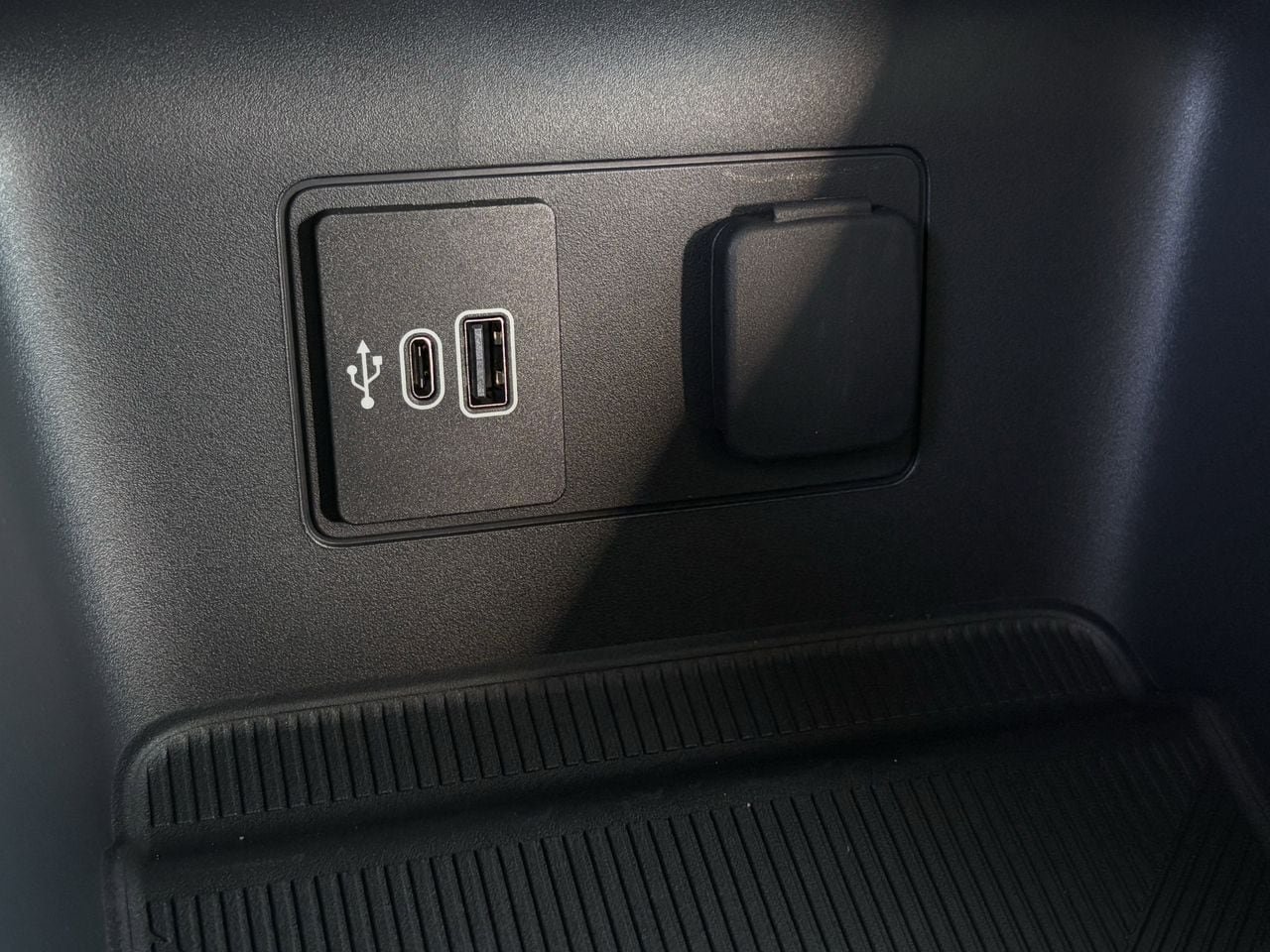 New 2026 Ford Explorer Active w/ Active Comfort Package RWD image 19