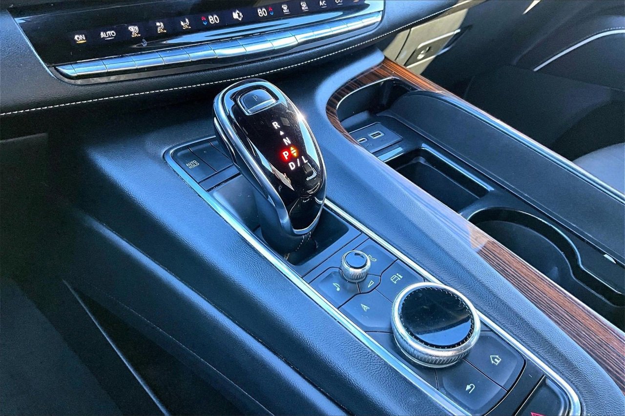 Used 2022 Cadillac Escalade Luxury image 31