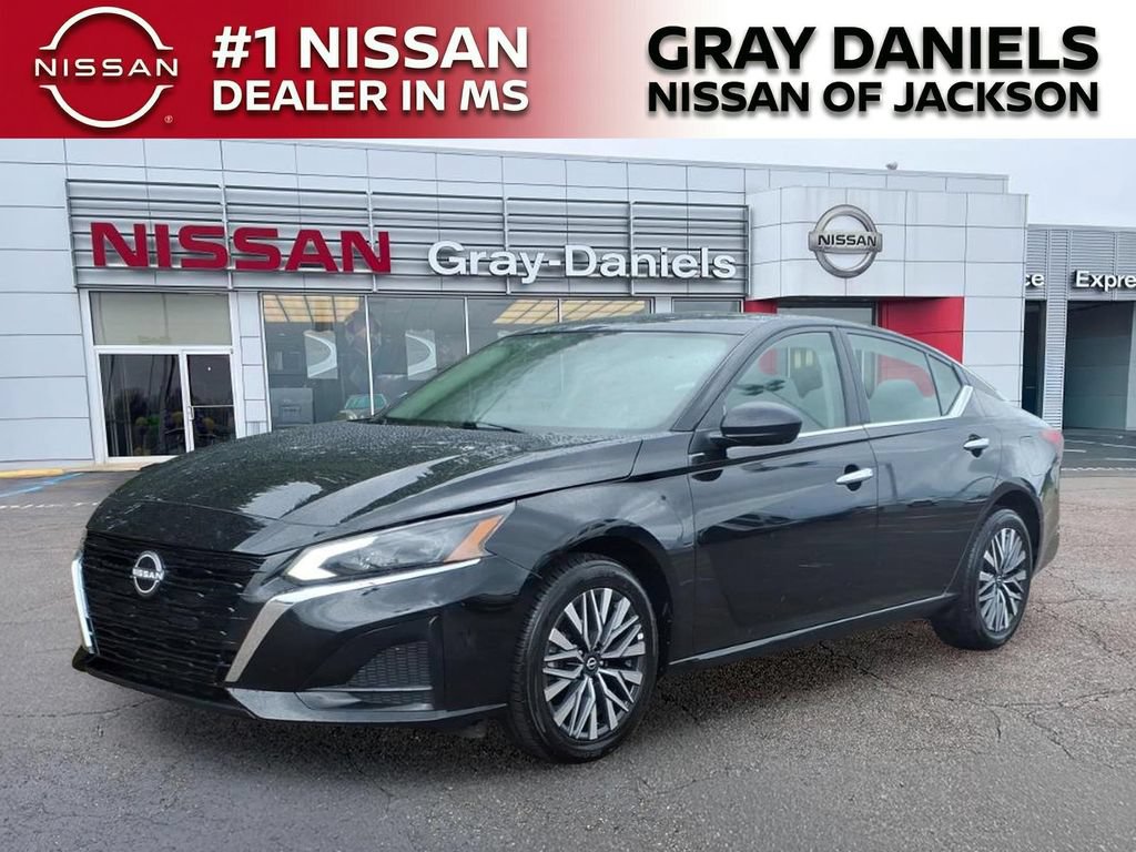 Used 2025 Nissan Altima 2.5 SV AWD/4WD image 7