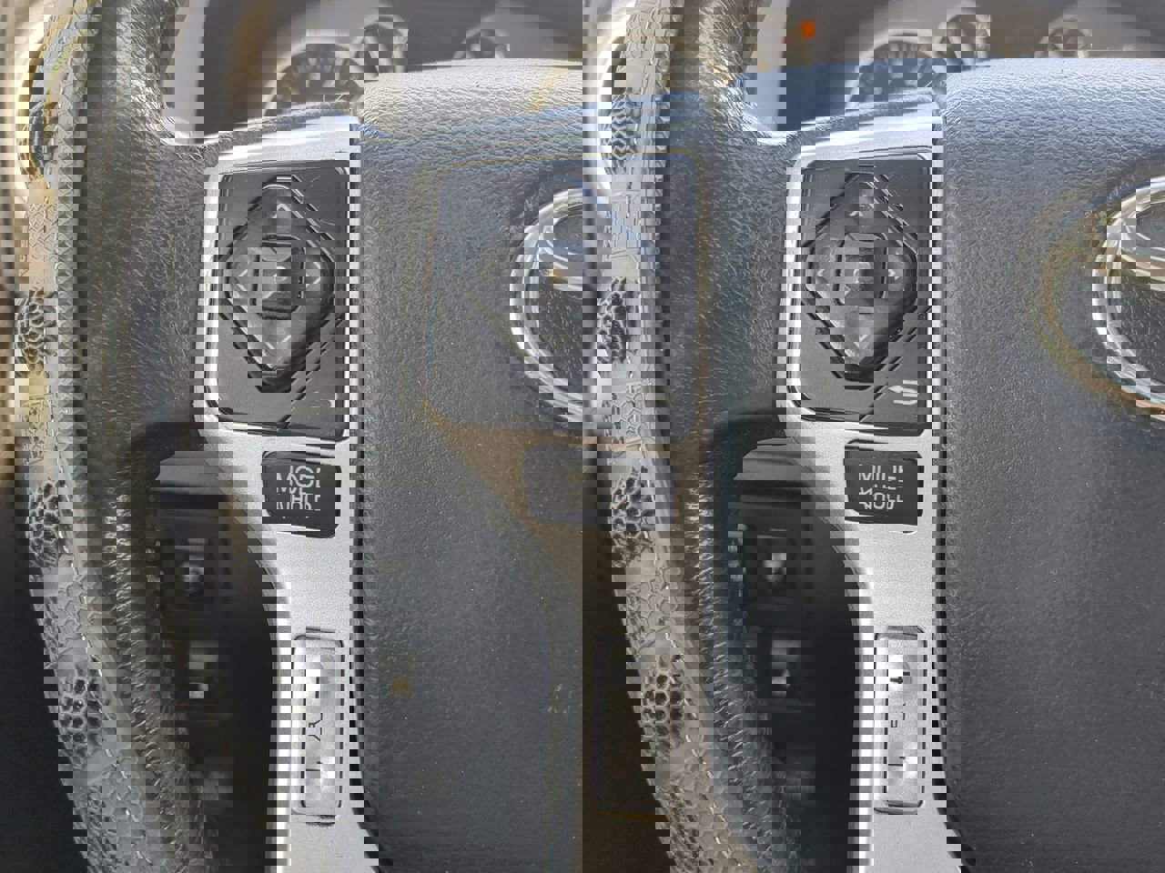 Used 2014 Toyota Tundra Platinum image 26