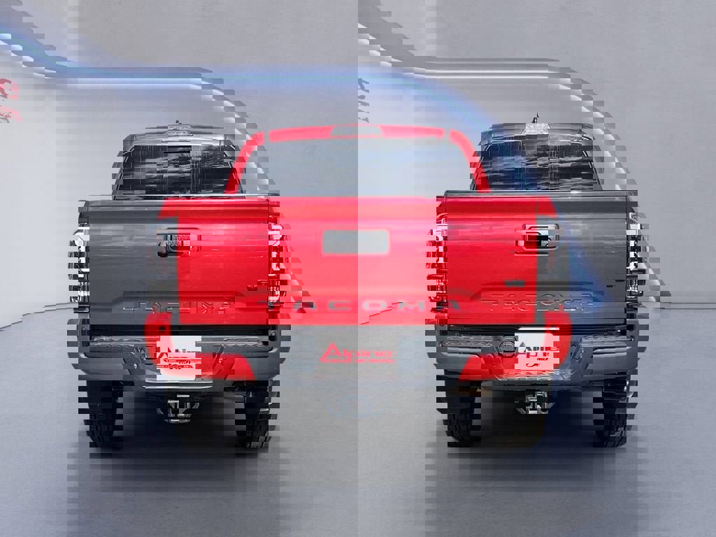 Used 2023 Toyota Tacoma TRD Sport w/ Advanced Technology Package image 4