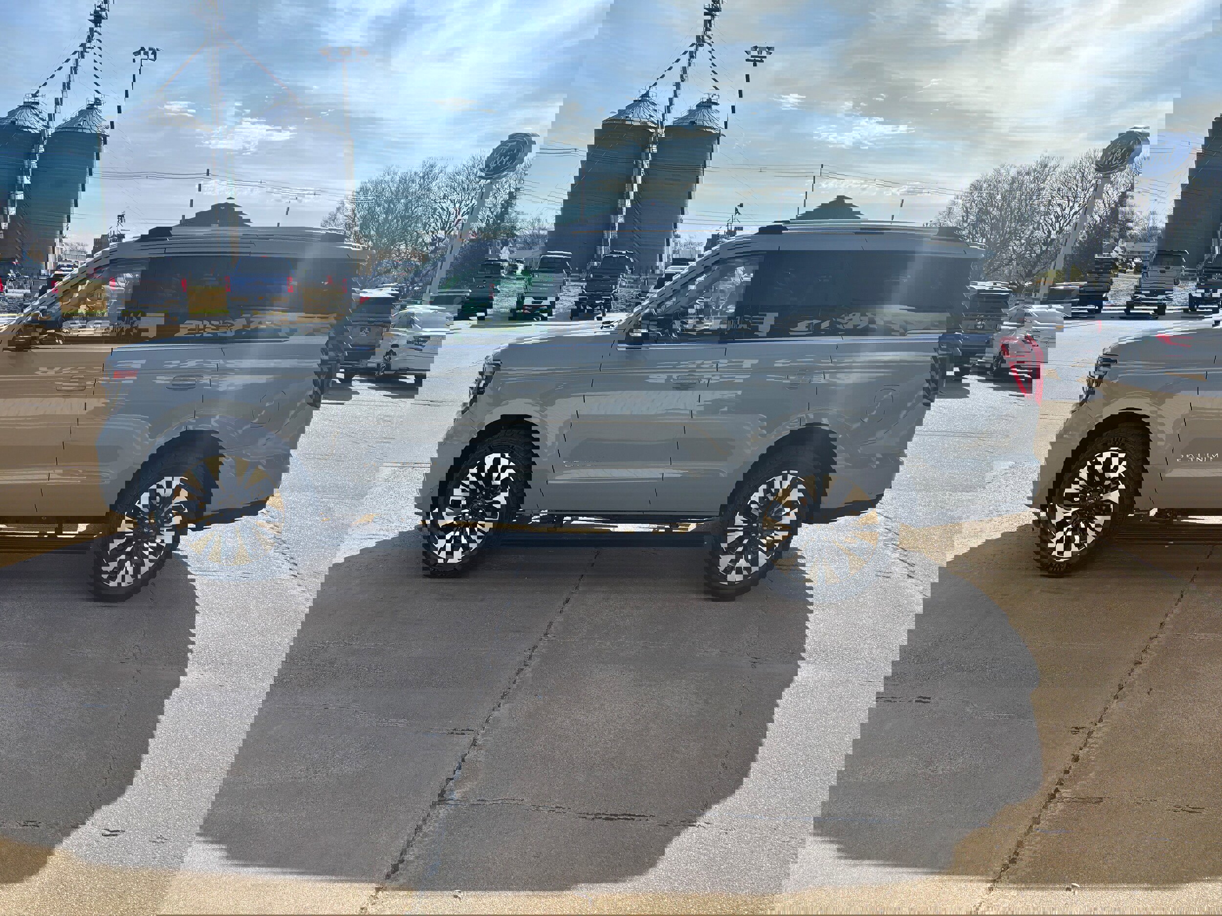 Used 2025 Ford Expedition Platinum w/ Driver's Package image 6