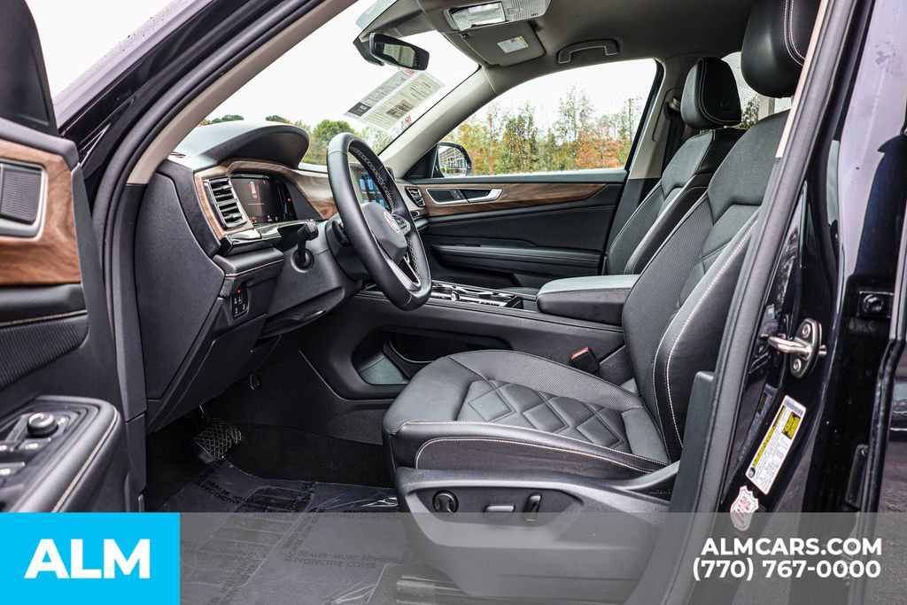 Used 2025 Volkswagen Atlas SE image 19