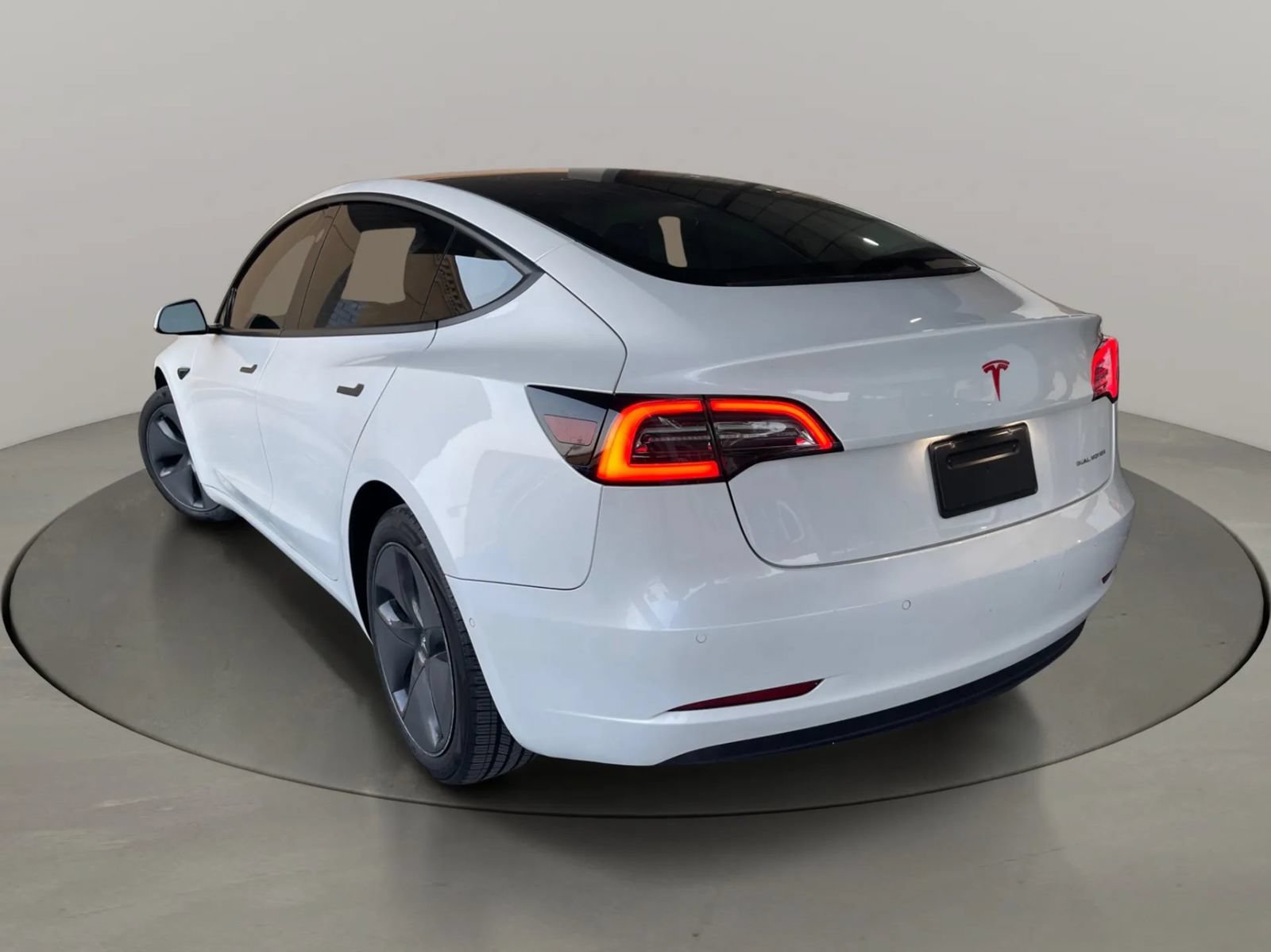 Used 2020 Tesla Model 3 Long Range AWD/4WD image 3