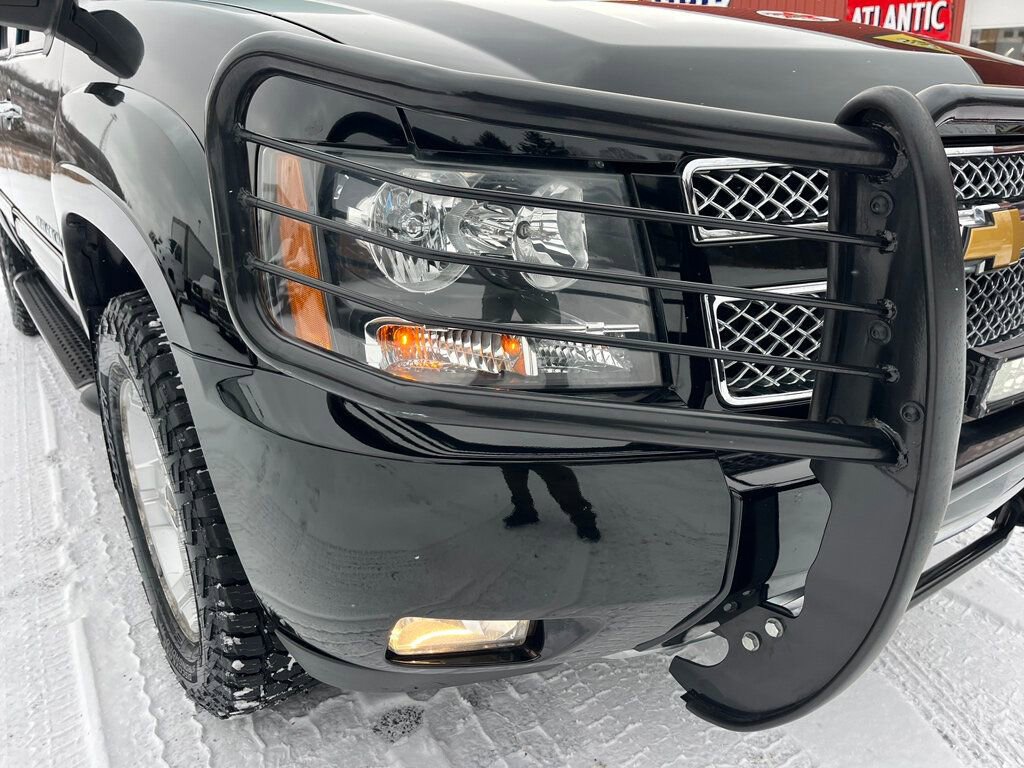 Used 2013 Chevrolet Avalanche LT w/ Suspension Package, Off-Road image 9