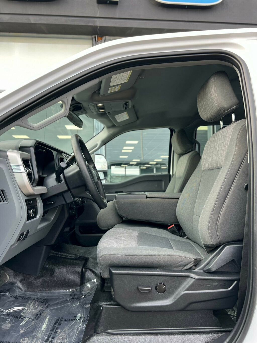 Used 2024 Ford F350 XLT w/ FX4 Off-Road Package image 15