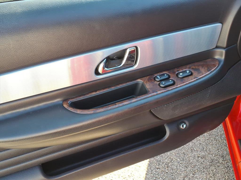 Used 2004 Ford Thunderbird Deluxe image 8