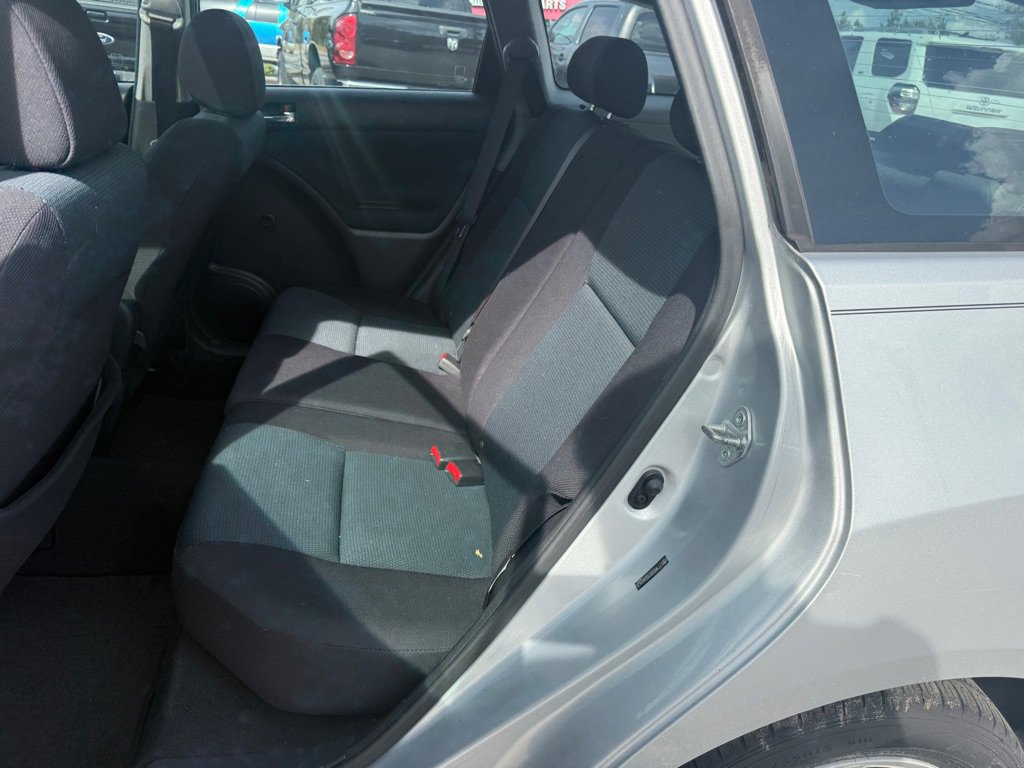 Used 2005 Toyota Matrix XR image 13
