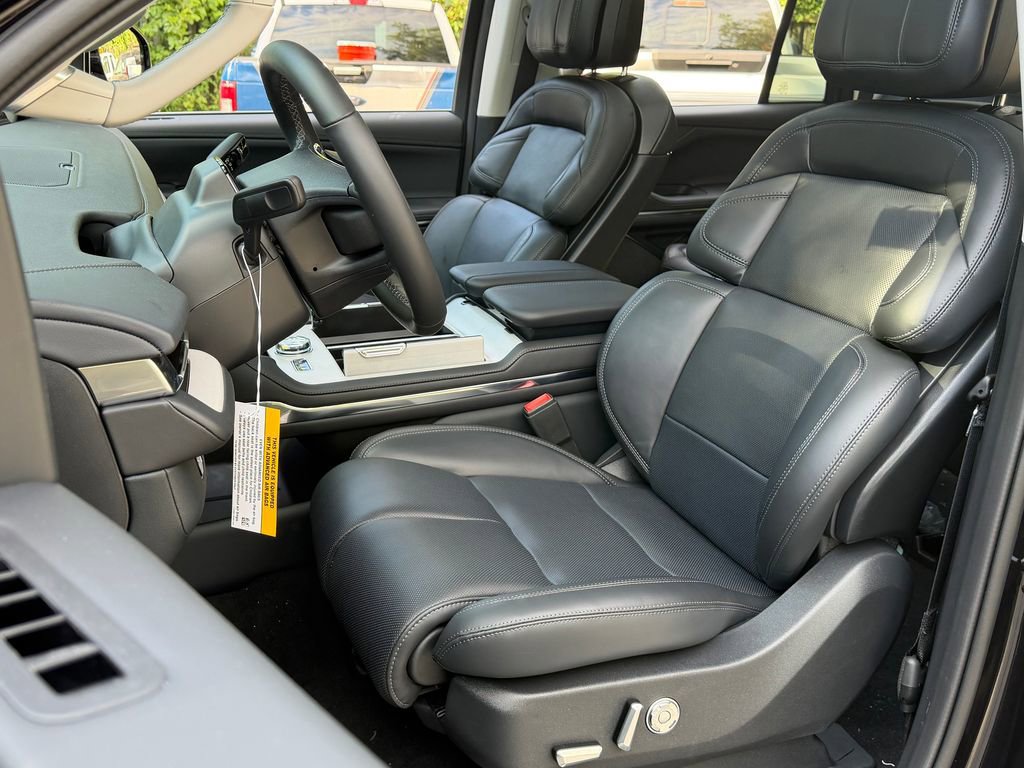 New 2026 Lincoln Navigator L Reserve AWD/4WD image 14