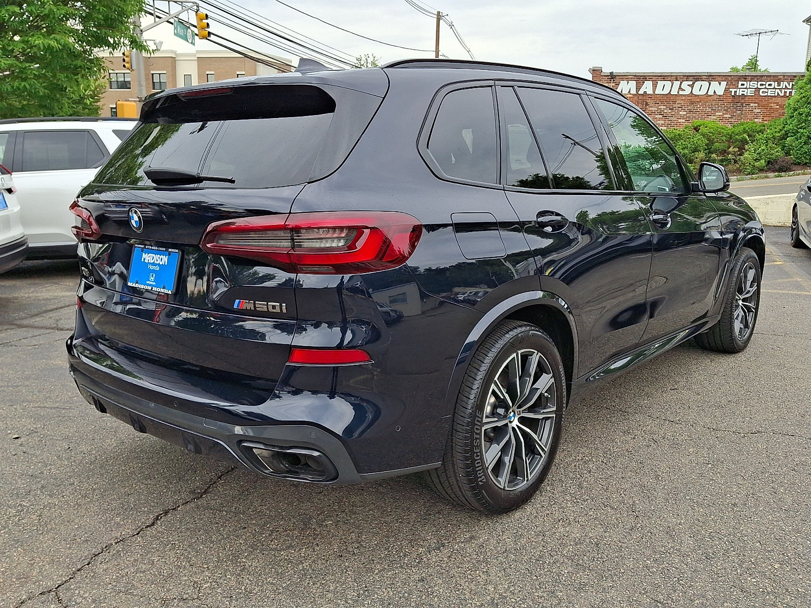 Used 2022 BMW X5 M50i AWD/4WD image 4