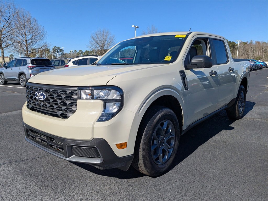 Used 2025 Ford Maverick XLT w/ Equipment Group 302A image 9