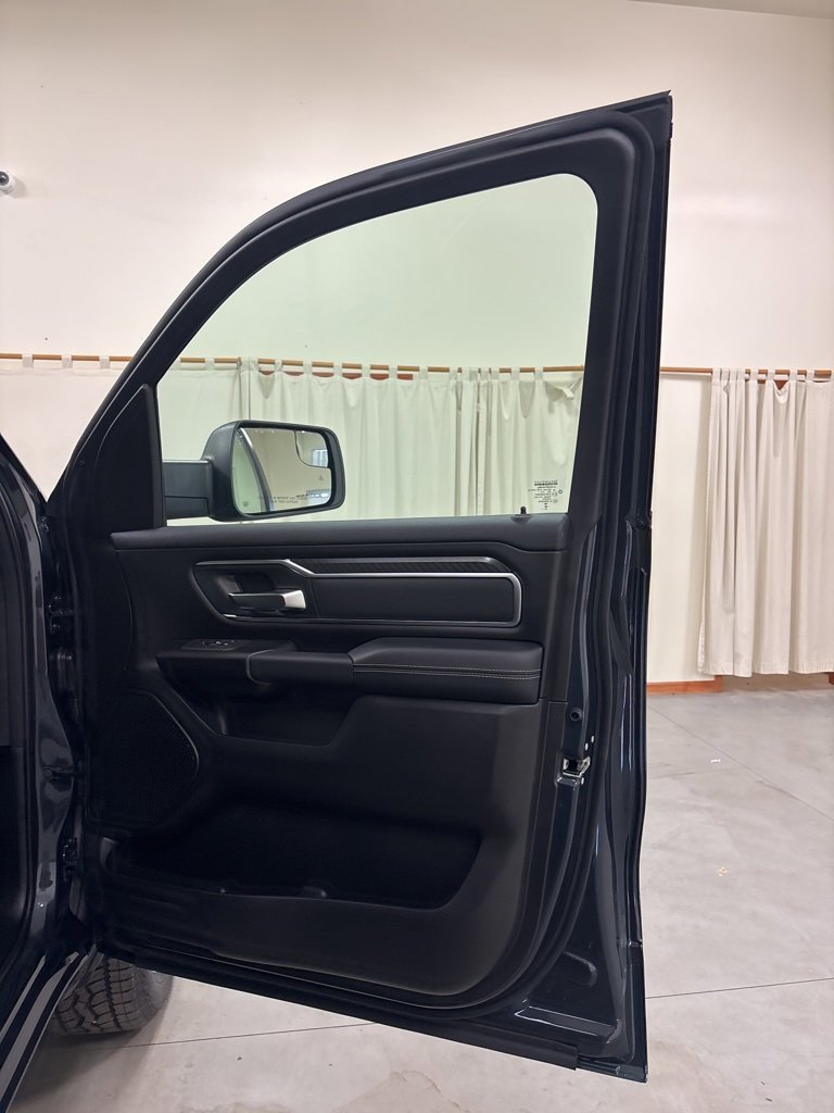 New 2026 RAM 1500 4x4 Crew Cab image 28