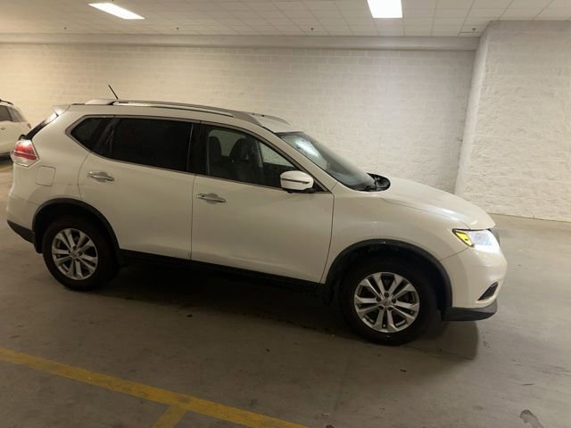 Used 2016 Nissan Rogue SV w/ SV Premium Package AWD/4WD image 11