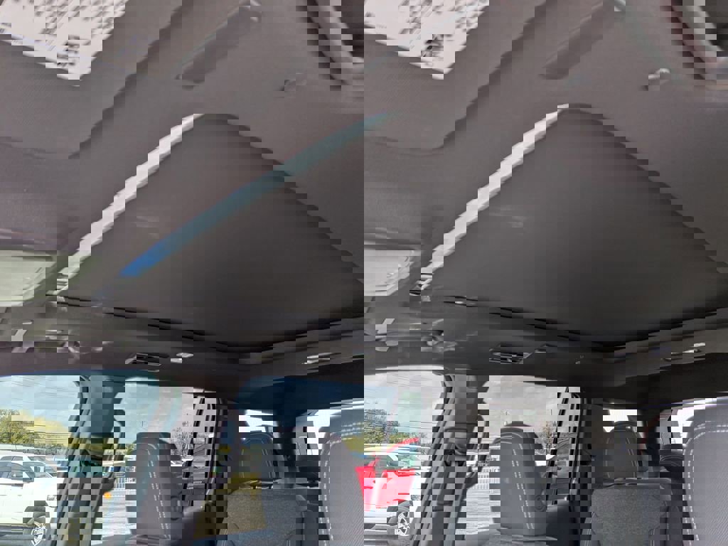 New 2026 Chevrolet Traverse LT w/ Sun and Wheel Package image 29