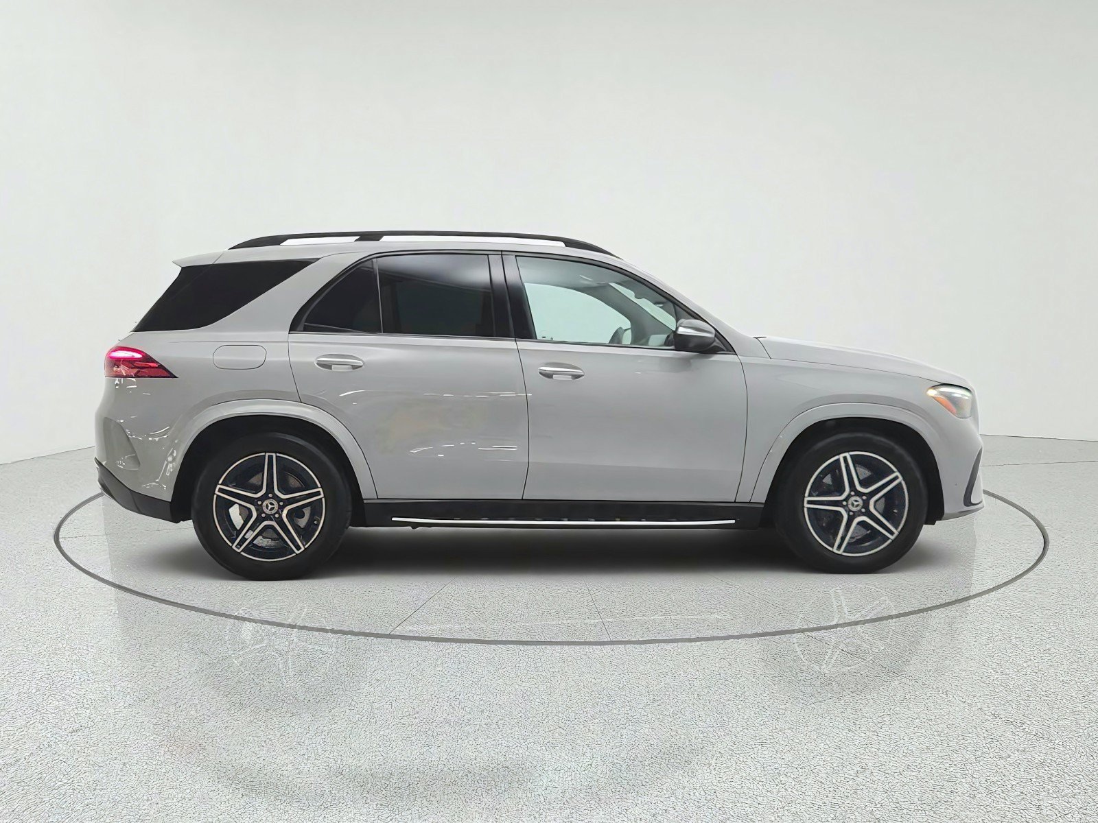 Used 2024 Mercedes-Benz GLE 450 4MATIC image 4