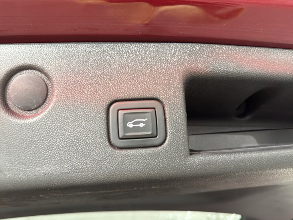 Used 2020 Chevrolet Equinox Premier image 12