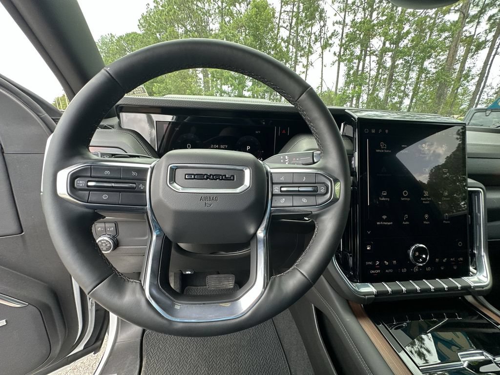 Certified 2025 GMC Yukon XL Denali AWD/4WD image 11