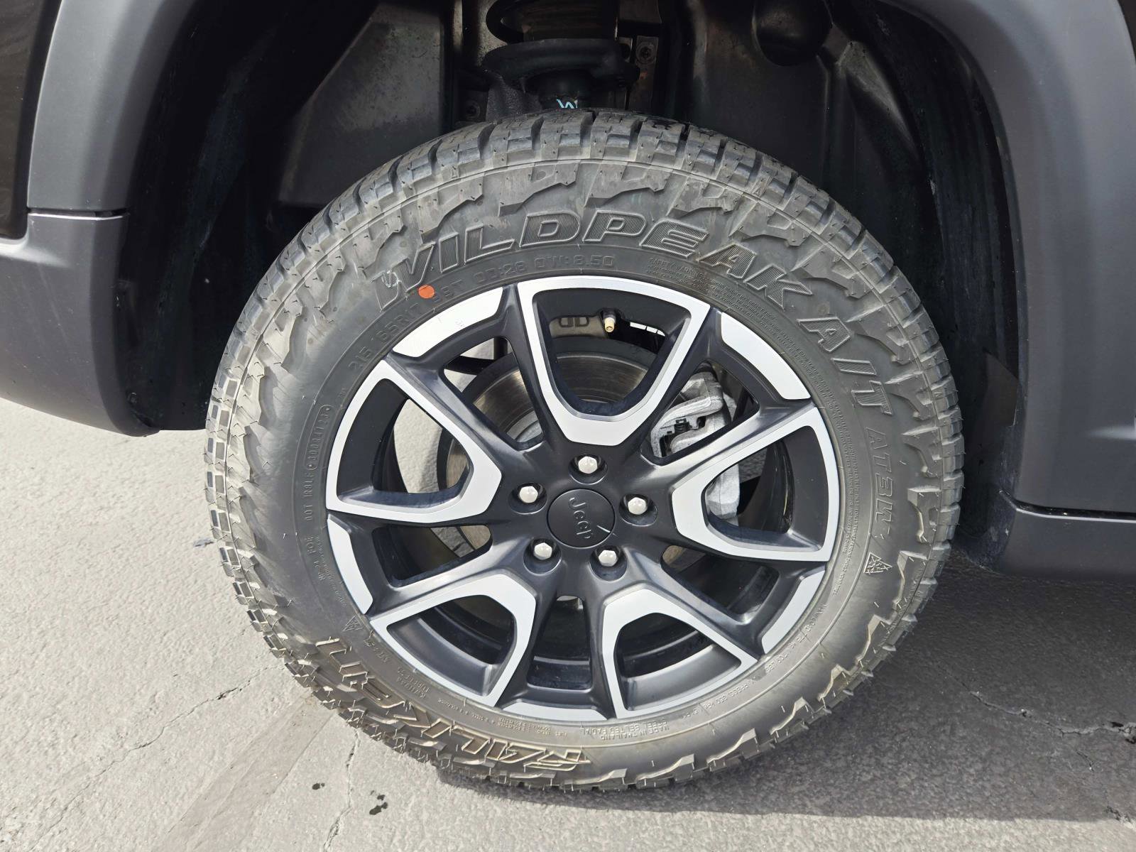 Used 2024 Jeep Compass Trailhawk AWD/4WD image 18