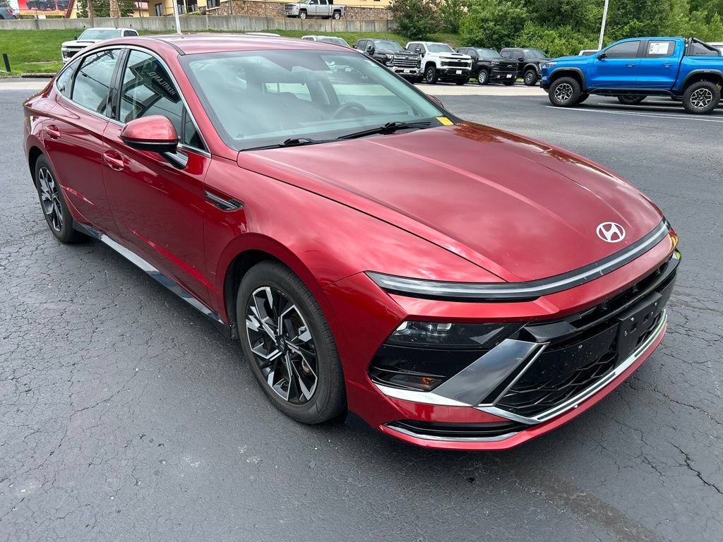 Used 2025 Hyundai Sonata SEL FWD image 3