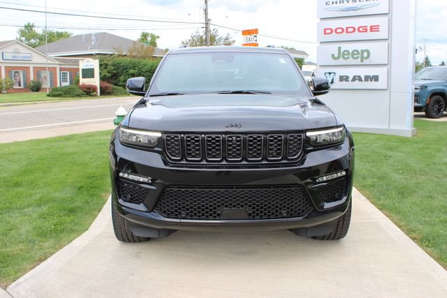 Used 2025 Jeep Grand Cherokee Summit w/ Obsidian Package AWD/4WD image 6