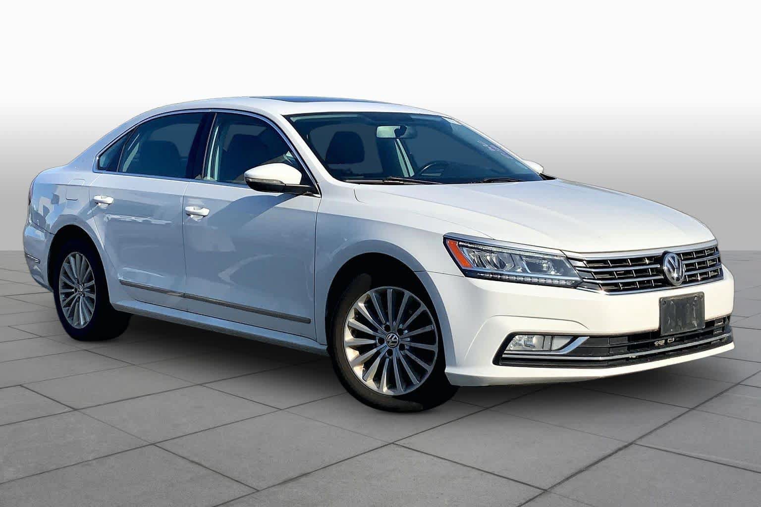 Used 2017 Volkswagen Passat 1.8T SE FWD image 3
