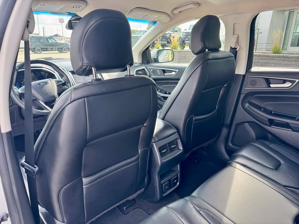 Used 2019 Ford Edge Titanium AWD/4WD image 13