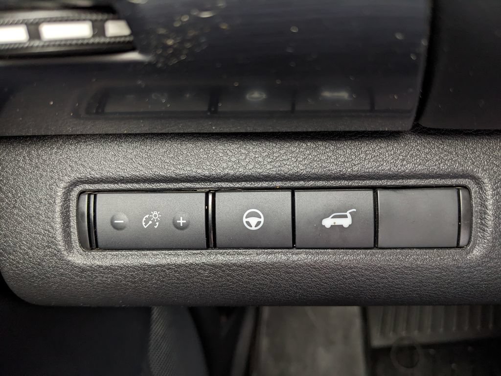 Used 2024 Nissan Pathfinder SL w/ SL Premium Package FWD image 52