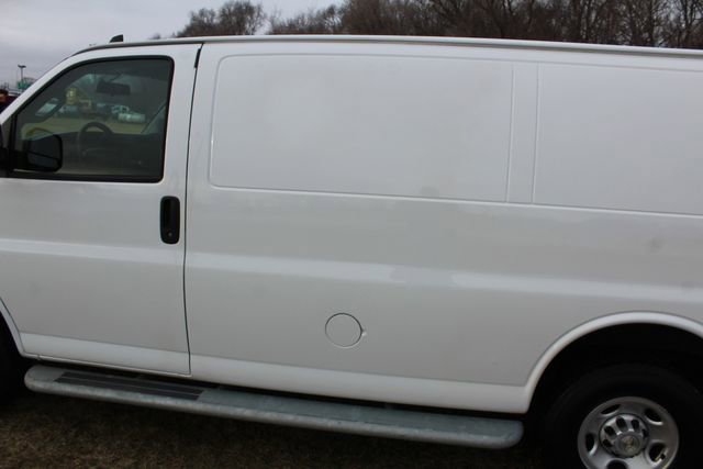 Used 2022 Chevrolet Express 2500 w/ Driver Convenience Package image 12