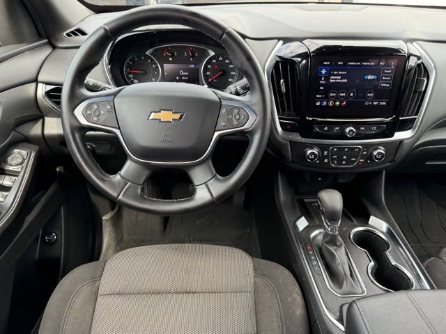 Used 2023 Chevrolet Traverse LT FWD image 18