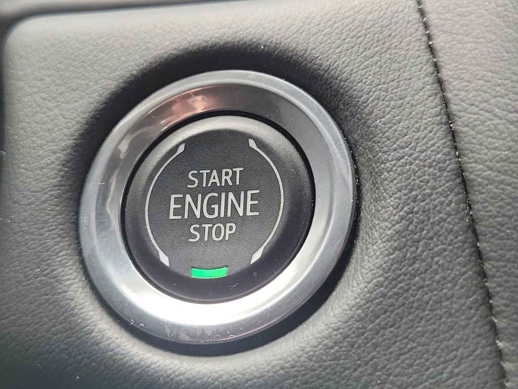 Used 2023 Chevrolet Tahoe Premier w/ Advanced Technology Package image 16