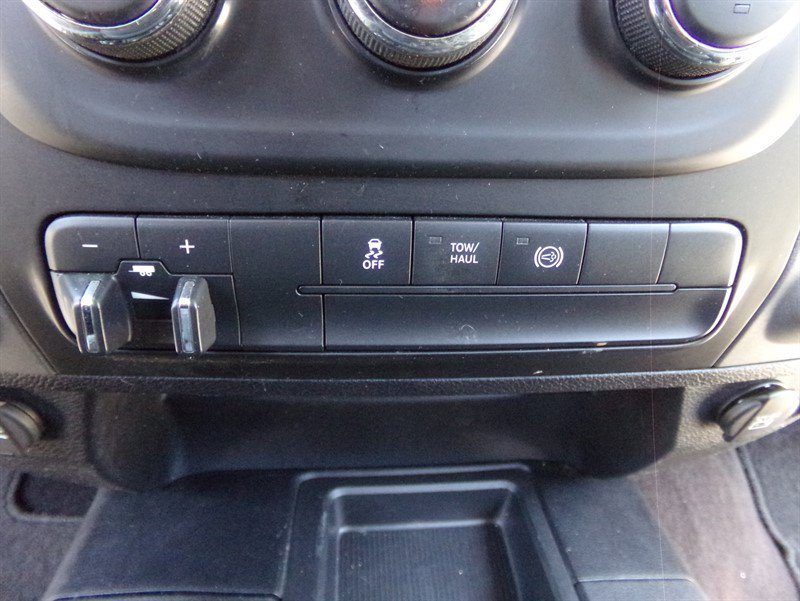 Used 2015 RAM 2500 Tradesman w/ Chrome Appearance Group AWD/4WD image 48