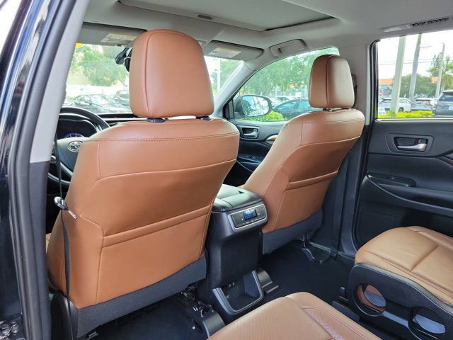 Certified 2019 Toyota Highlander Limited AWD/4WD image 9