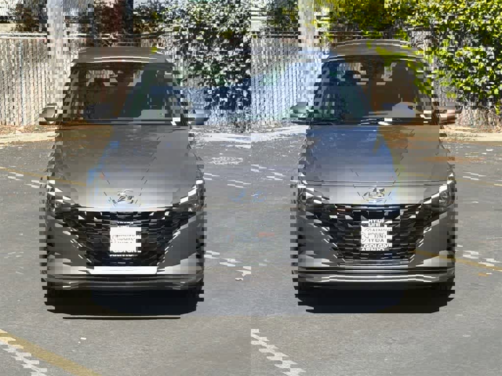 Used 2023 Hyundai Elantra SEL w/ Cargo Package image 2