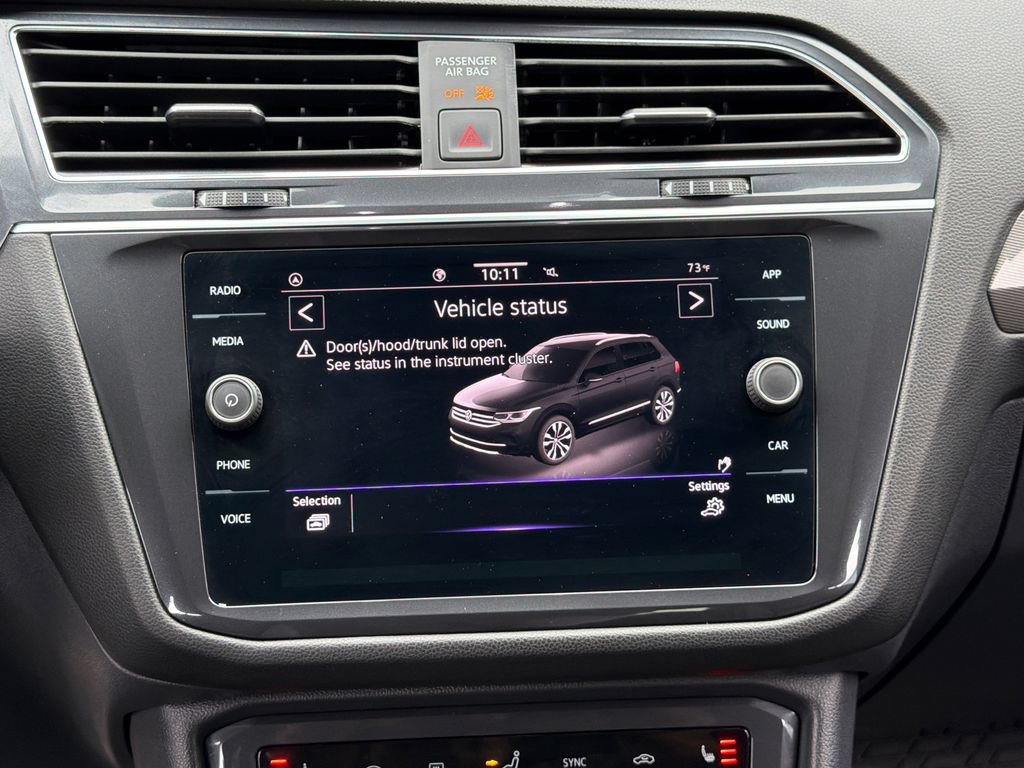 Certified 2023 Volkswagen Tiguan SE R-Line FWD image 21