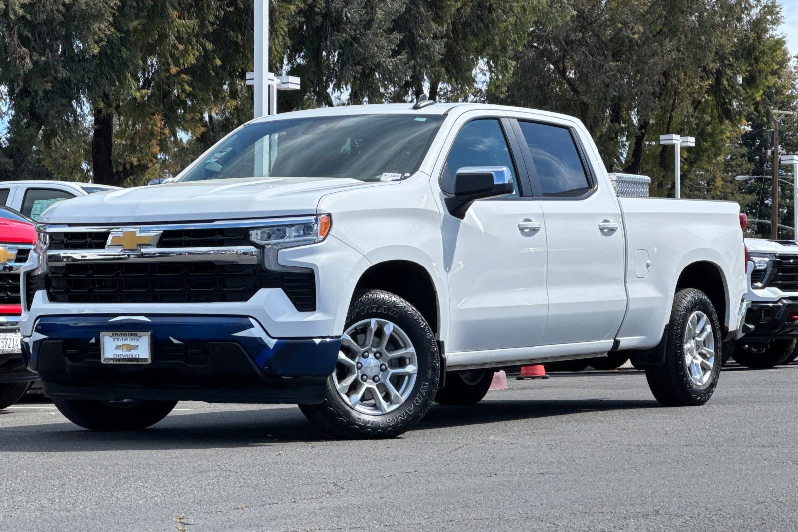 Used 2024 Chevrolet Silverado 1500 LT image 9