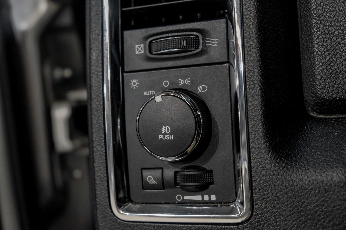 Used 2013 RAM 2500 Laramie w/ Convenience Group image 29