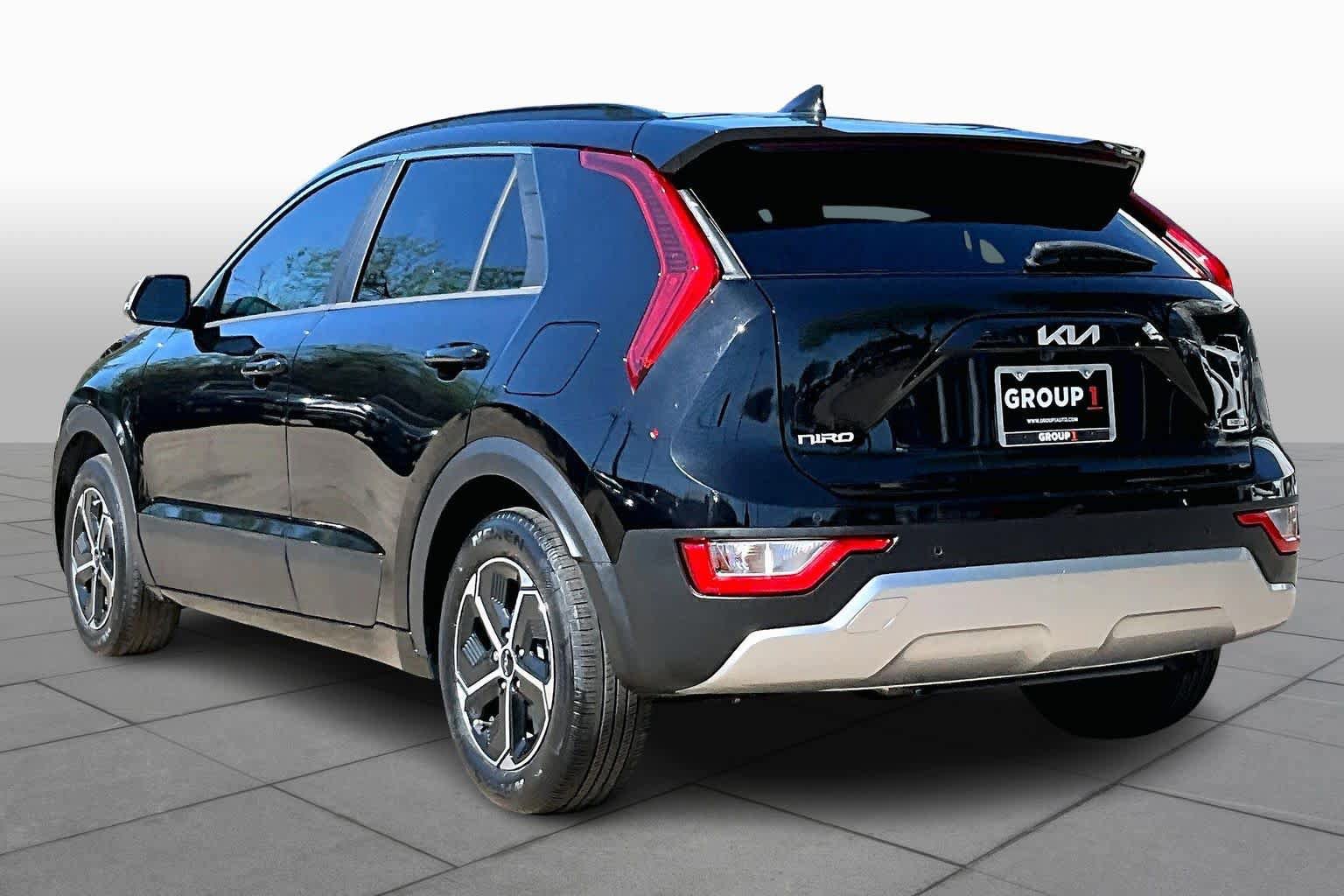 Used 2024 Kia Niro EX image 12