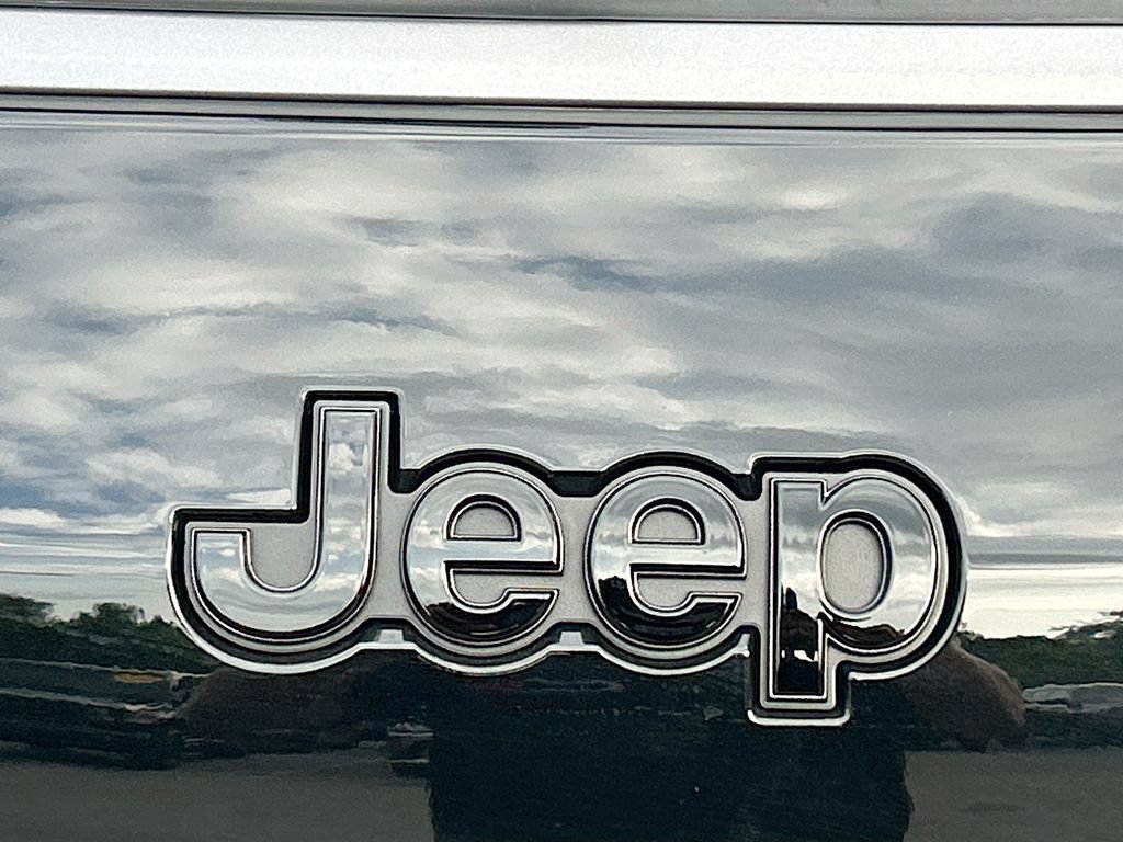 New 2026 Jeep Grand Cherokee L Limited w/ Limited Altitude Package AWD/4WD image 12
