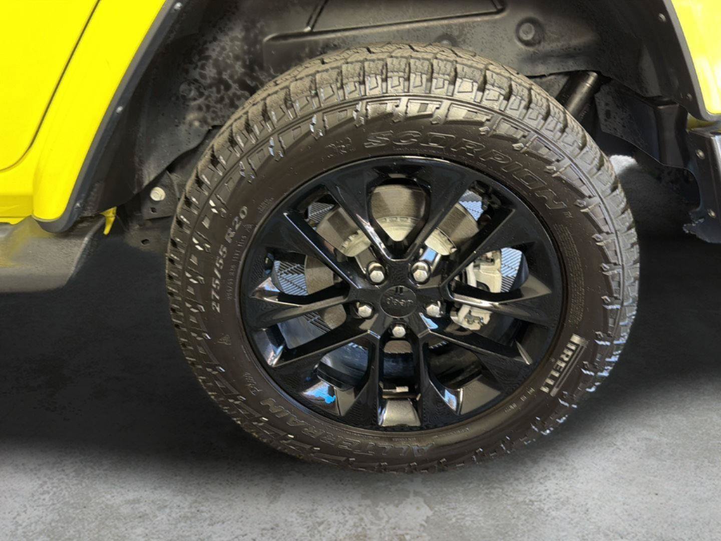 Used 2022 Jeep Wrangler Unlimited Sahara w/ Cold Weather Group AWD/4WD image 16