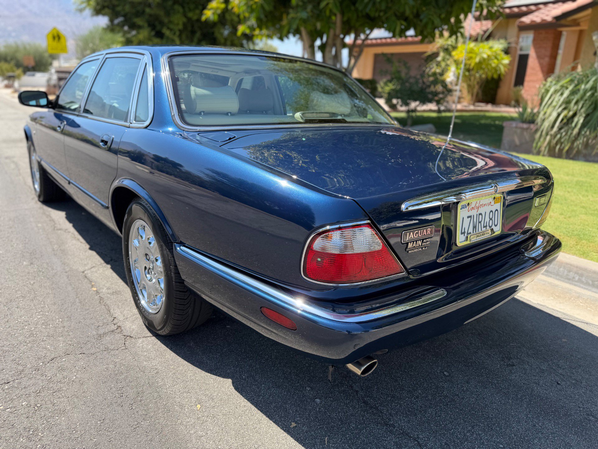 Used 2000 Jaguar XJ8 RWD image 11