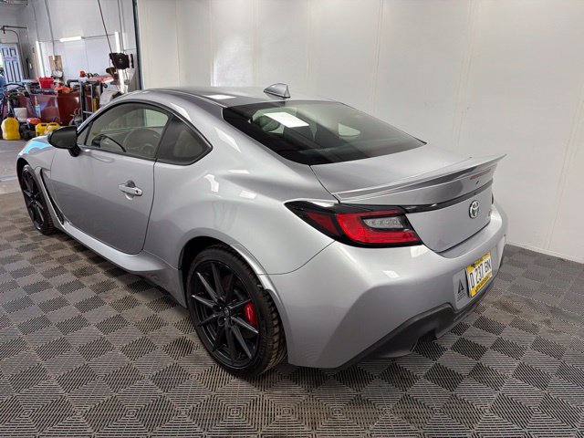 Used 2025 Toyota GR86 Premium w/ Performance Package RWD image 4
